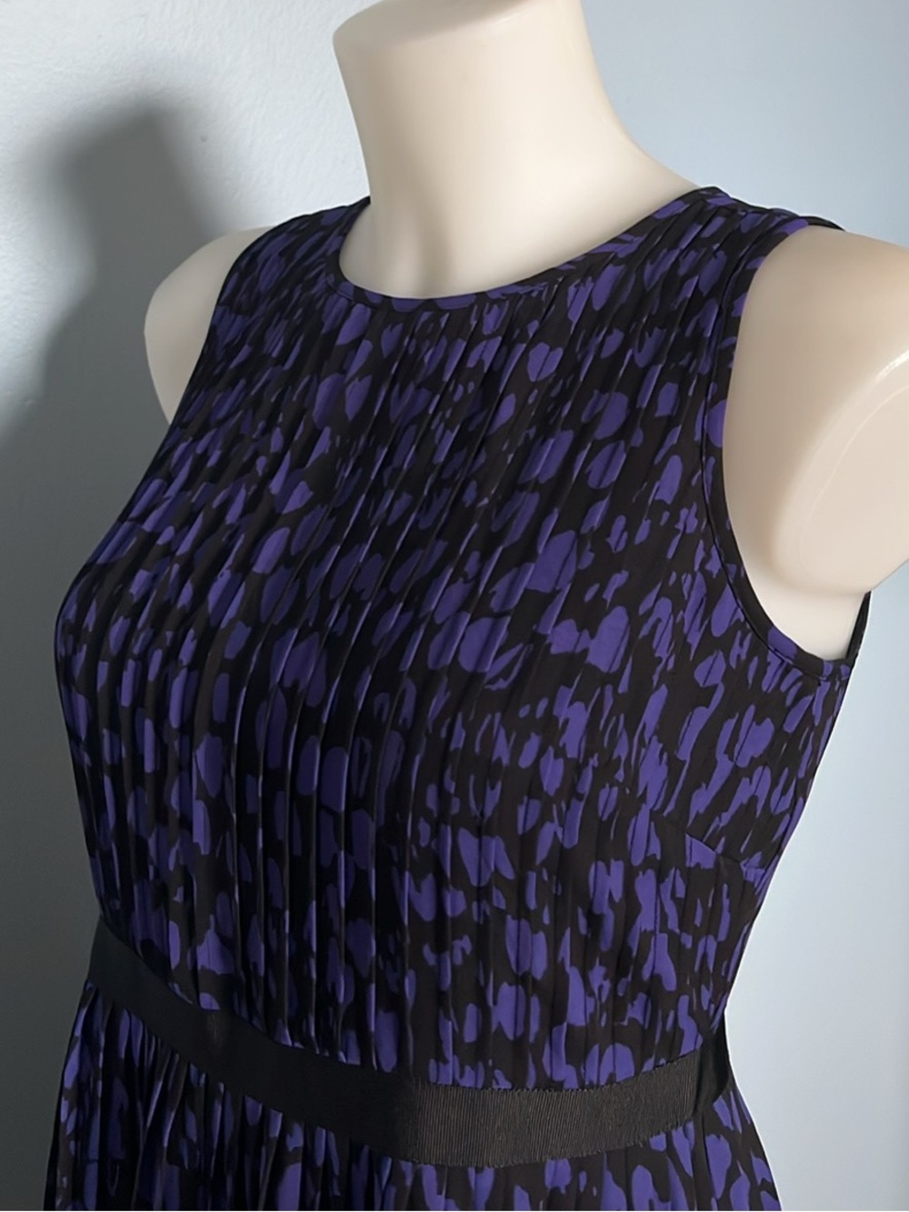 LOFT BLACK AND PURPLE PRINT SLEEVELESS DRESS👗Sz0P - Picture 8 of 13